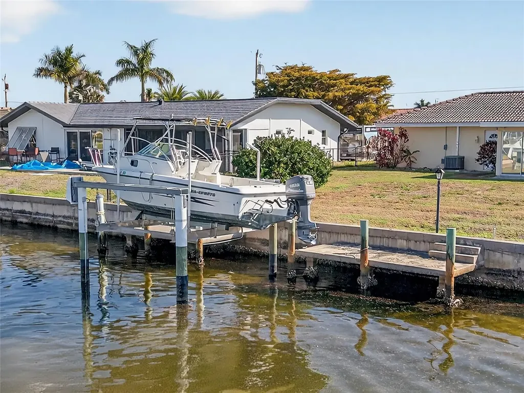 523 Via Cintia Punta Gorda FL 33950
