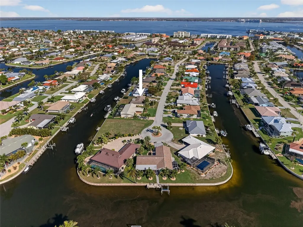 523 Via Cintia Punta Gorda FL 33950