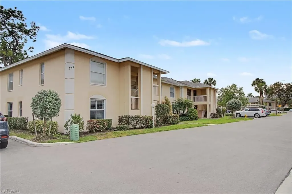 741 Landover Circle Naples FL 34104
