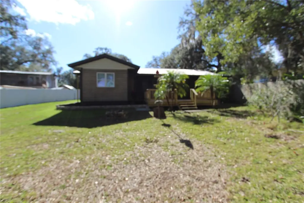 1762 SE 164th Circle Ocklawaha FL 32179