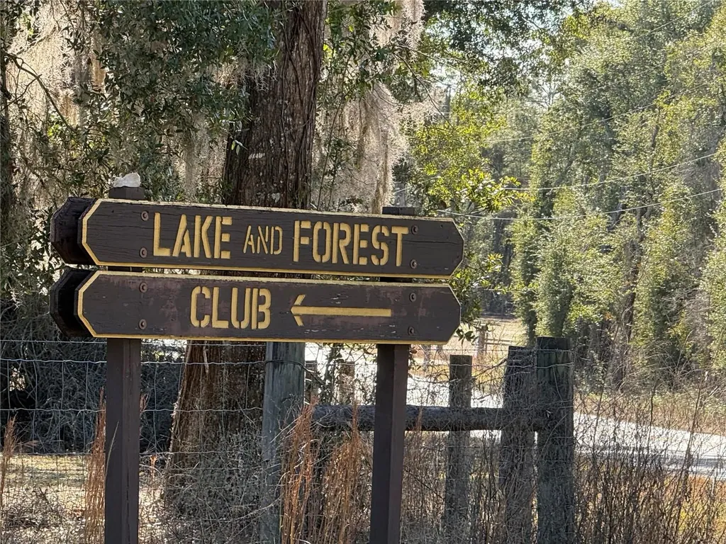 1762 SE 164th Circle Ocklawaha FL 32179