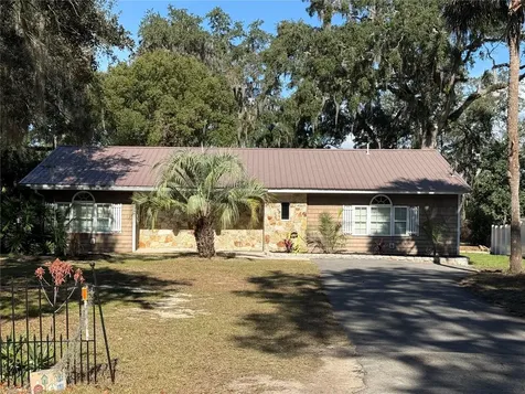 1762 SE 164th Circle Ocklawaha FL 32179