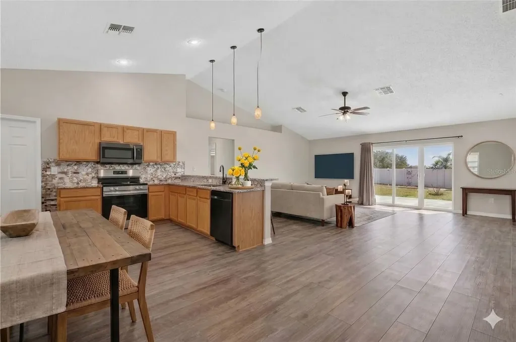 2212 Lake Pointe Circle Leesburg FL 34748