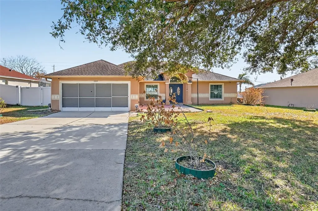 2212 Lake Pointe Circle Leesburg FL 34748