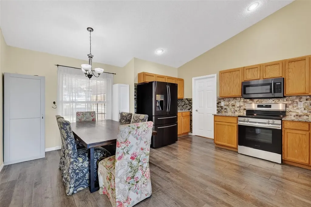 2212 Lake Pointe Circle Leesburg FL 34748