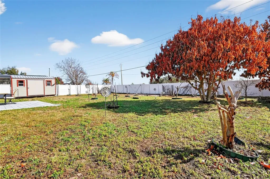 2212 Lake Pointe Circle Leesburg FL 34748