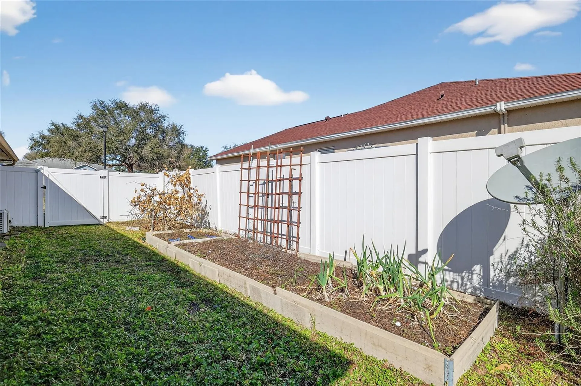 2212 Lake Pointe Circle Leesburg FL 34748