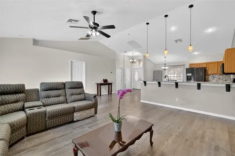 2212 Lake Pointe Circle Leesburg FL 34748