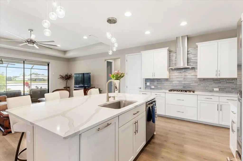 2024 Woodleaf Hammock Court Bradenton FL 34211