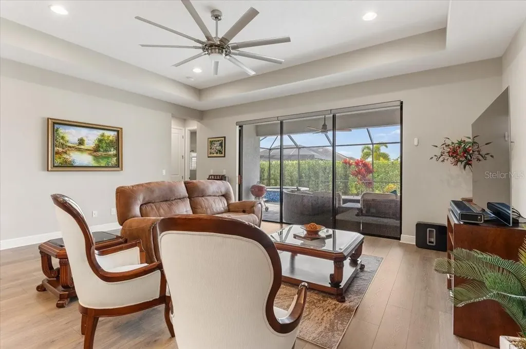 2024 Woodleaf Hammock Court Bradenton FL 34211