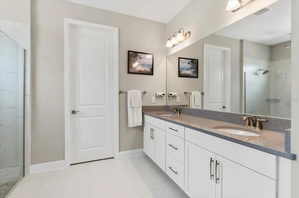 2024 Woodleaf Hammock Court Bradenton FL 34211