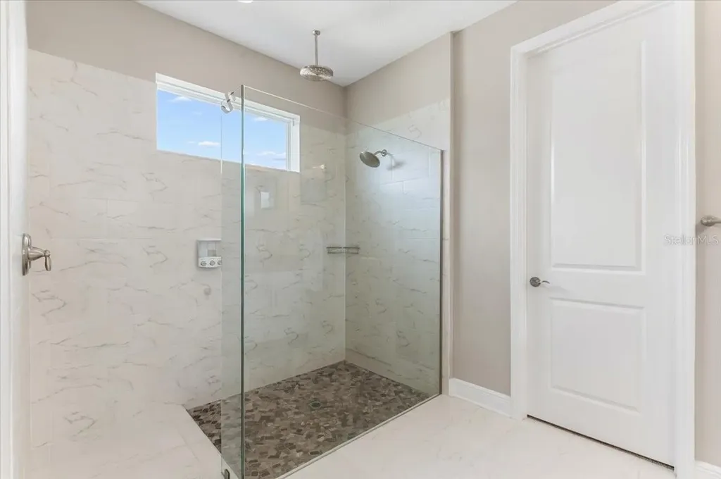 2024 Woodleaf Hammock Court Bradenton FL 34211