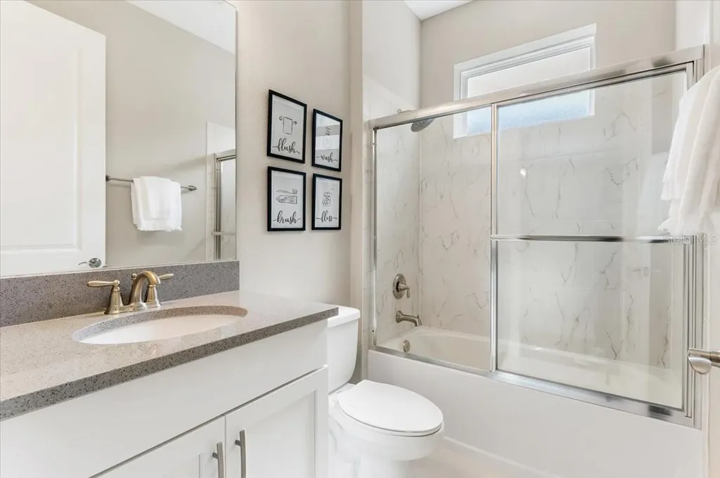 2024 Woodleaf Hammock Court Bradenton FL 34211