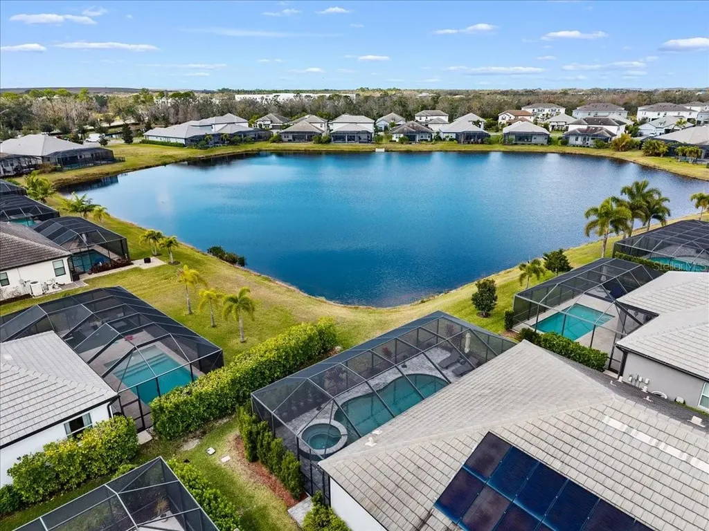 2024 Woodleaf Hammock Court Bradenton FL 34211