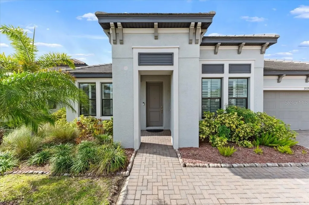 2024 Woodleaf Hammock Court Bradenton FL 34211