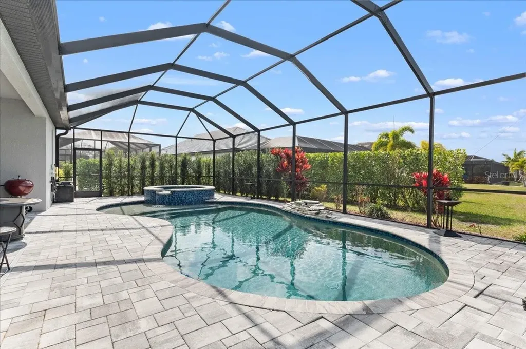 2024 Woodleaf Hammock Court Bradenton FL 34211