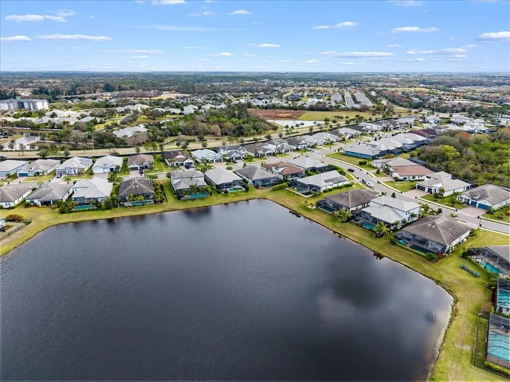2024 Woodleaf Hammock Court Bradenton FL 34211