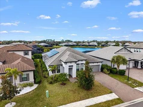 2024 Woodleaf Hammock Court Bradenton FL 34211