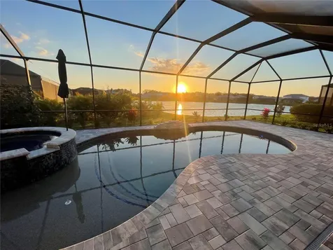 2024 Woodleaf Hammock Court Bradenton FL 34211