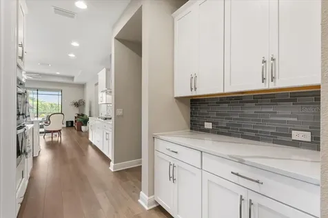 2024 Woodleaf Hammock Court Bradenton FL 34211