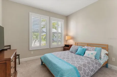 2024 Woodleaf Hammock Court Bradenton FL 34211
