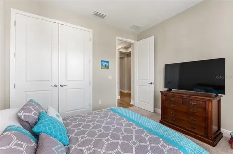 2024 Woodleaf Hammock Court Bradenton FL 34211