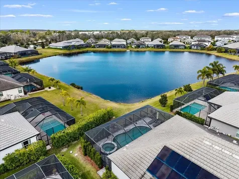 2024 Woodleaf Hammock Court Bradenton FL 34211