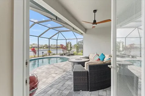 2024 Woodleaf Hammock Court Bradenton FL 34211