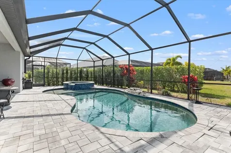 2024 Woodleaf Hammock Court Bradenton FL 34211