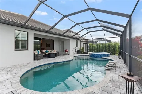 2024 Woodleaf Hammock Court Bradenton FL 34211