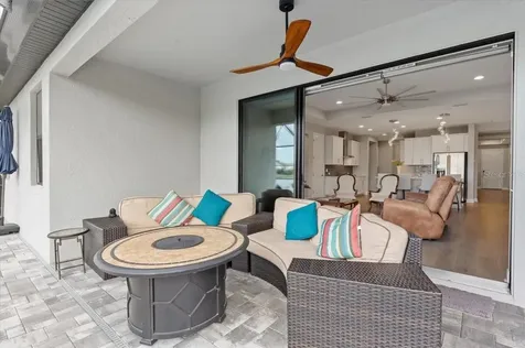 2024 Woodleaf Hammock Court Bradenton FL 34211