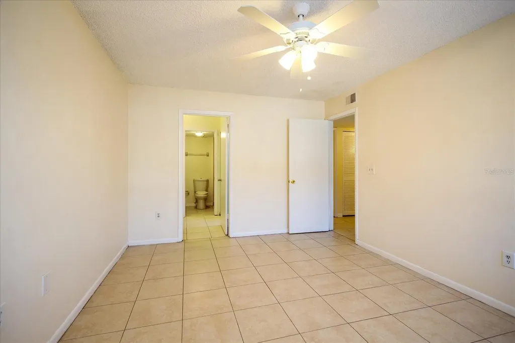 5013 Vineland Road Orlando FL 32811