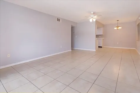 5013 Vineland Road Orlando FL 32811