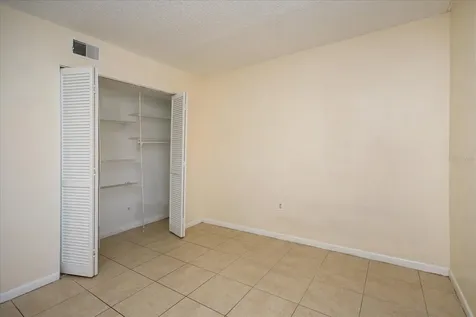 5013 Vineland Road Orlando FL 32811