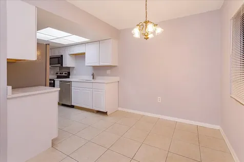 5013 Vineland Road Orlando FL 32811