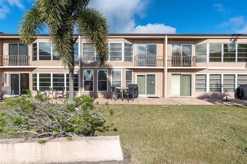 225 Country Club Drive Largo FL 33771