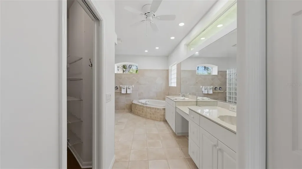 6228 Aventura Drive Sarasota FL 34241