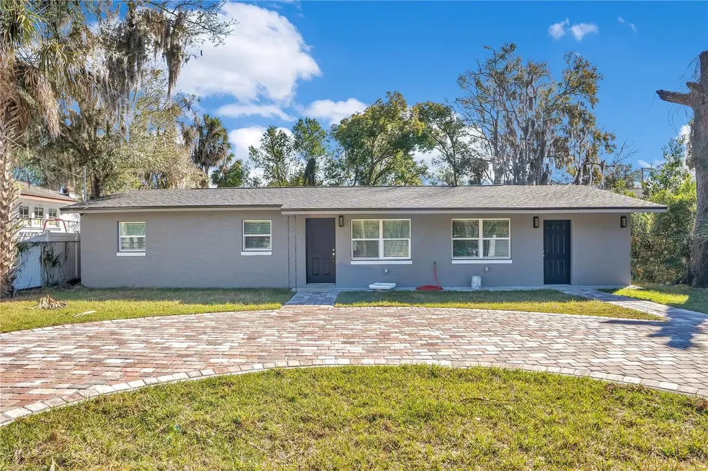 1544 N Highland Street Mount Dora FL 32757