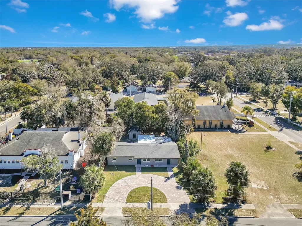 1544 N Highland Street Mount Dora FL 32757
