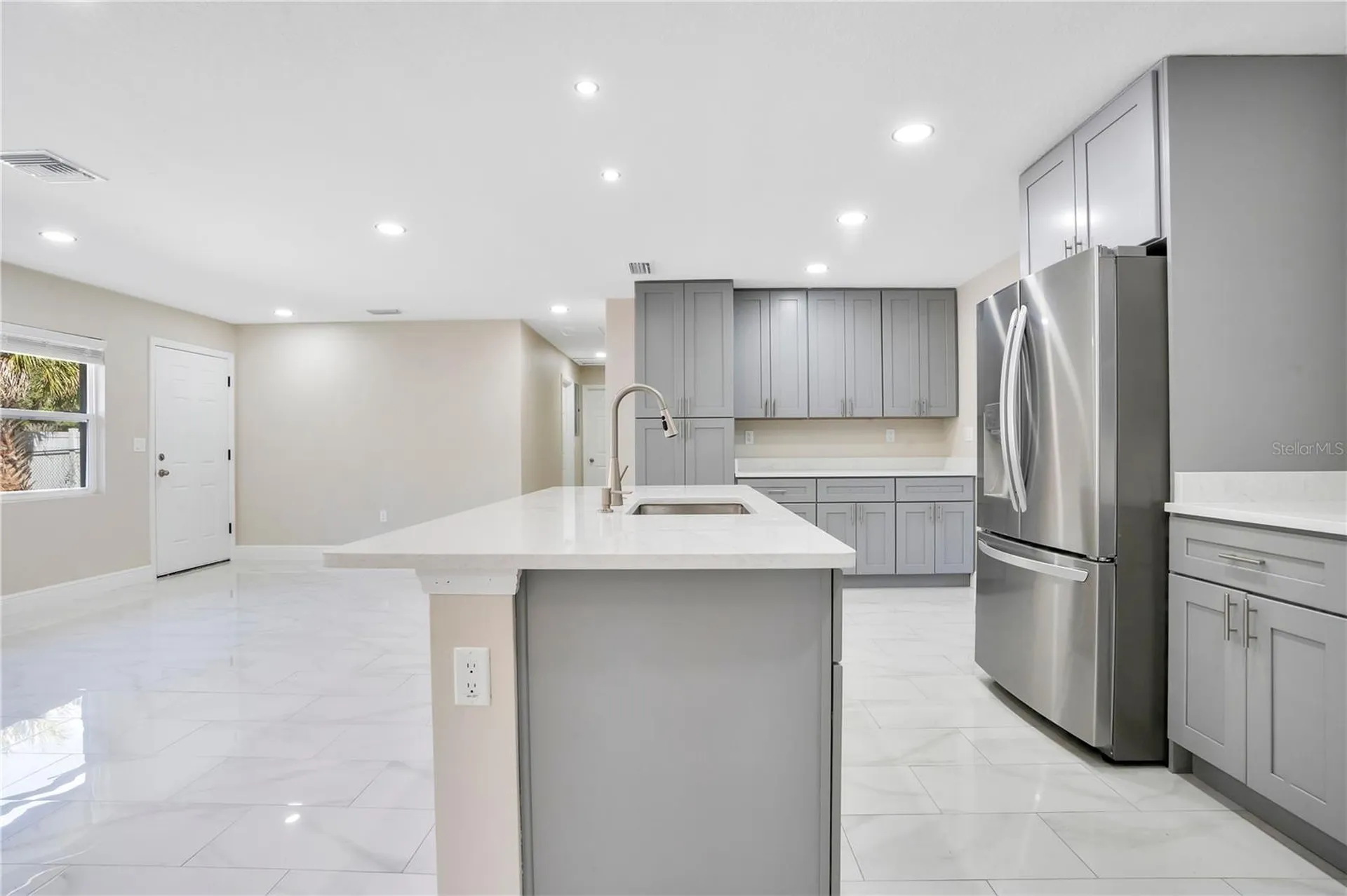 1544 N Highland Street Mount Dora FL 32757