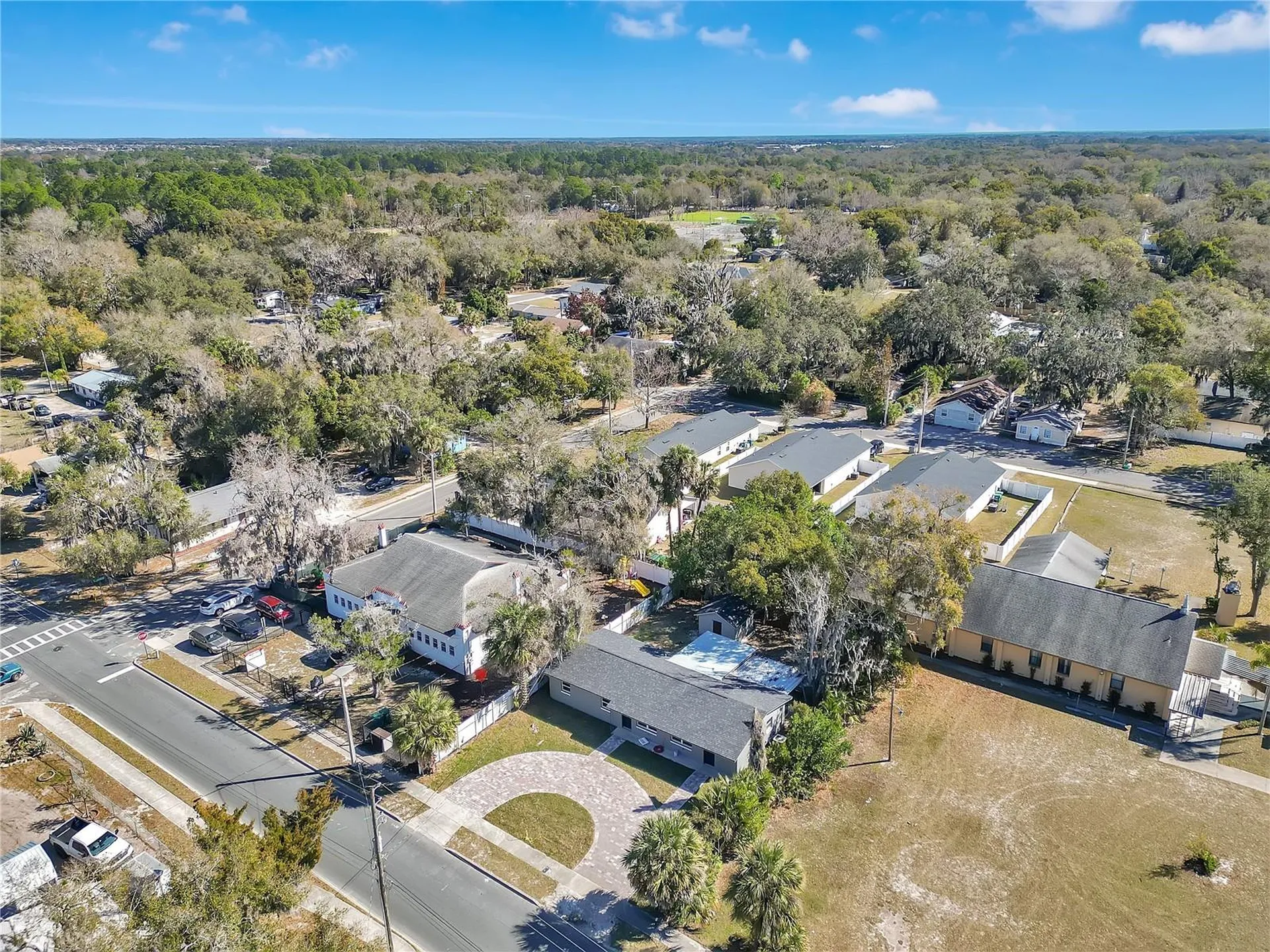 1544 N Highland Street Mount Dora FL 32757