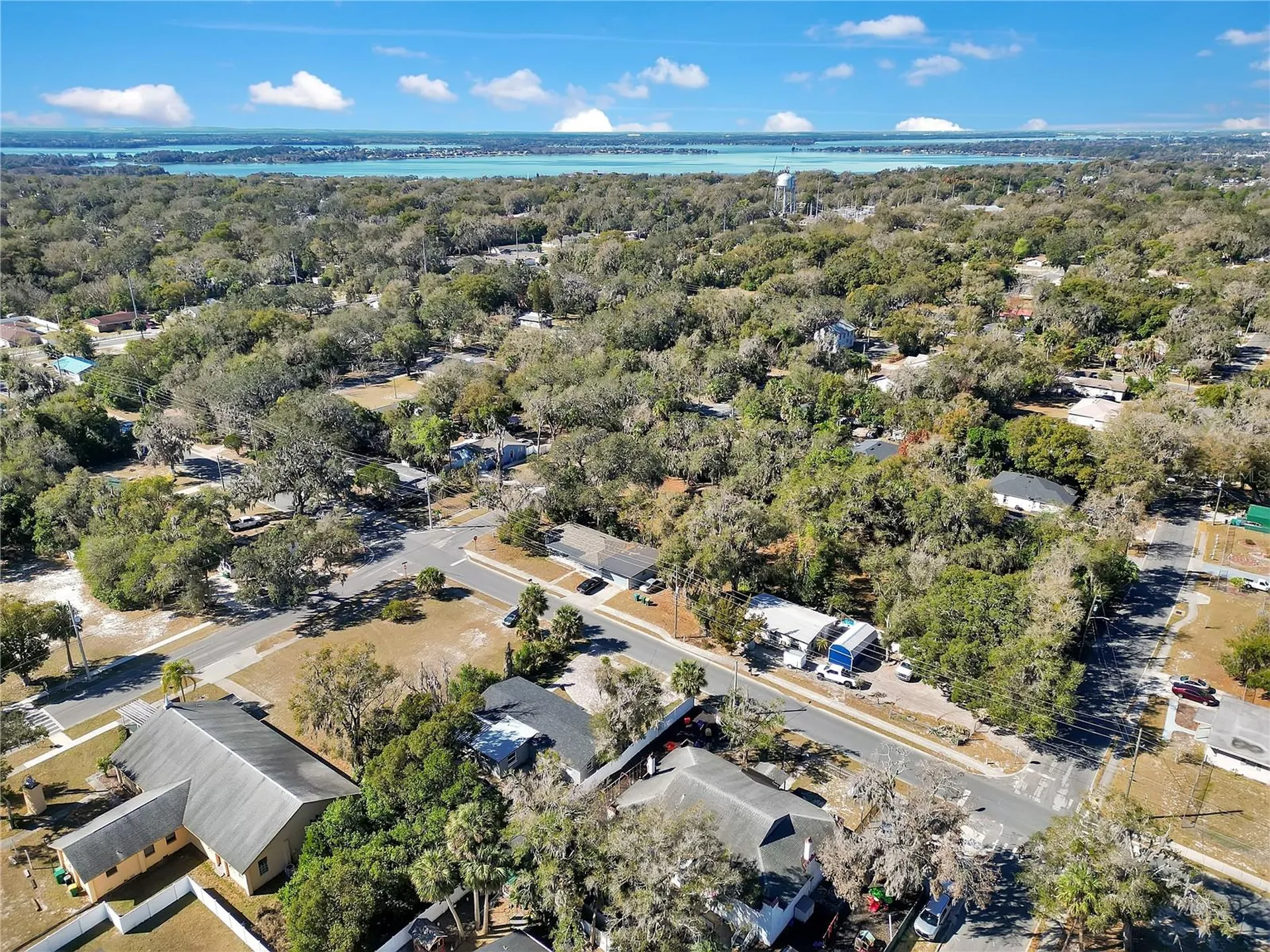 1544 N Highland Street Mount Dora FL 32757
