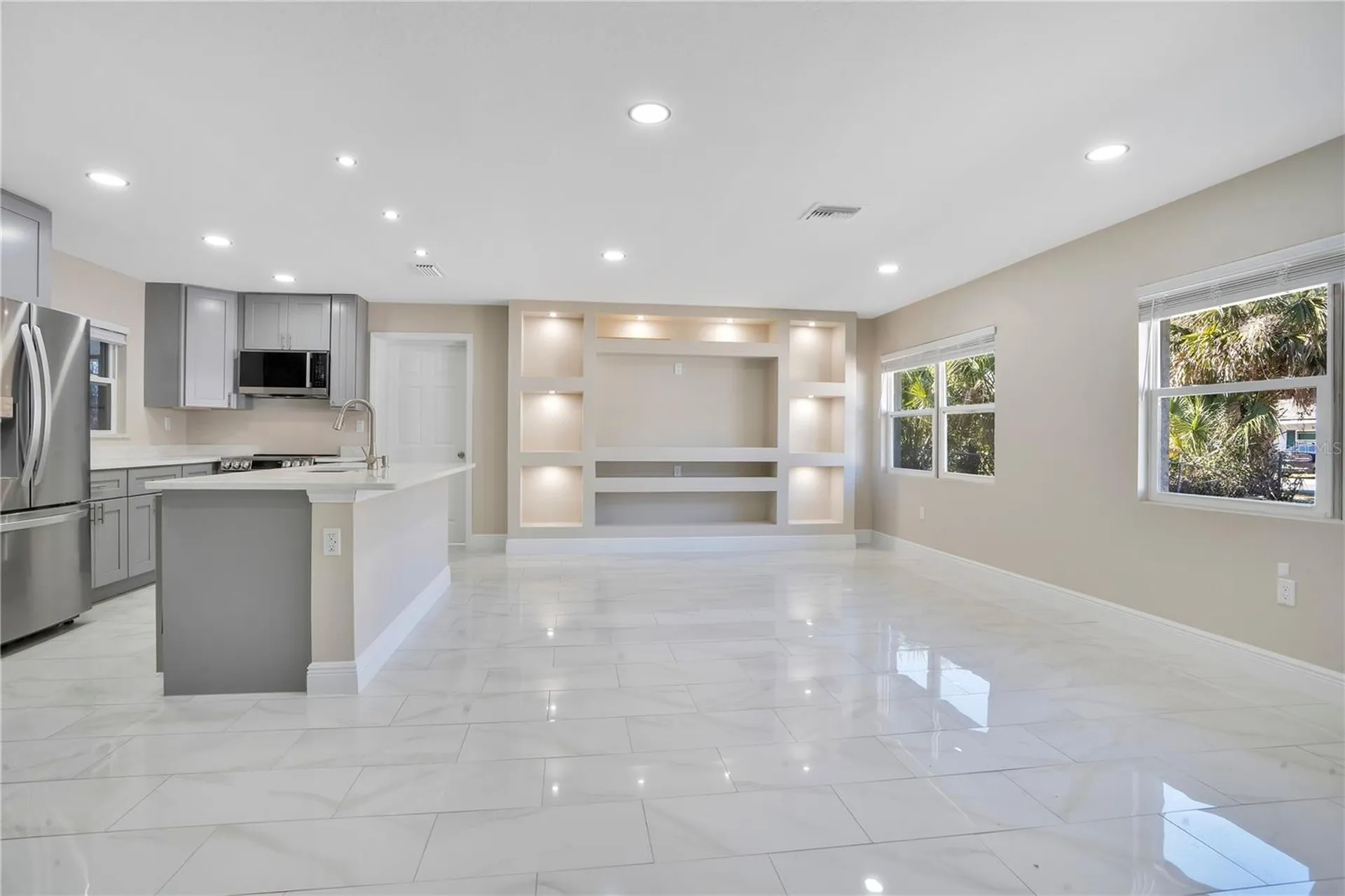 1544 N Highland Street Mount Dora FL 32757