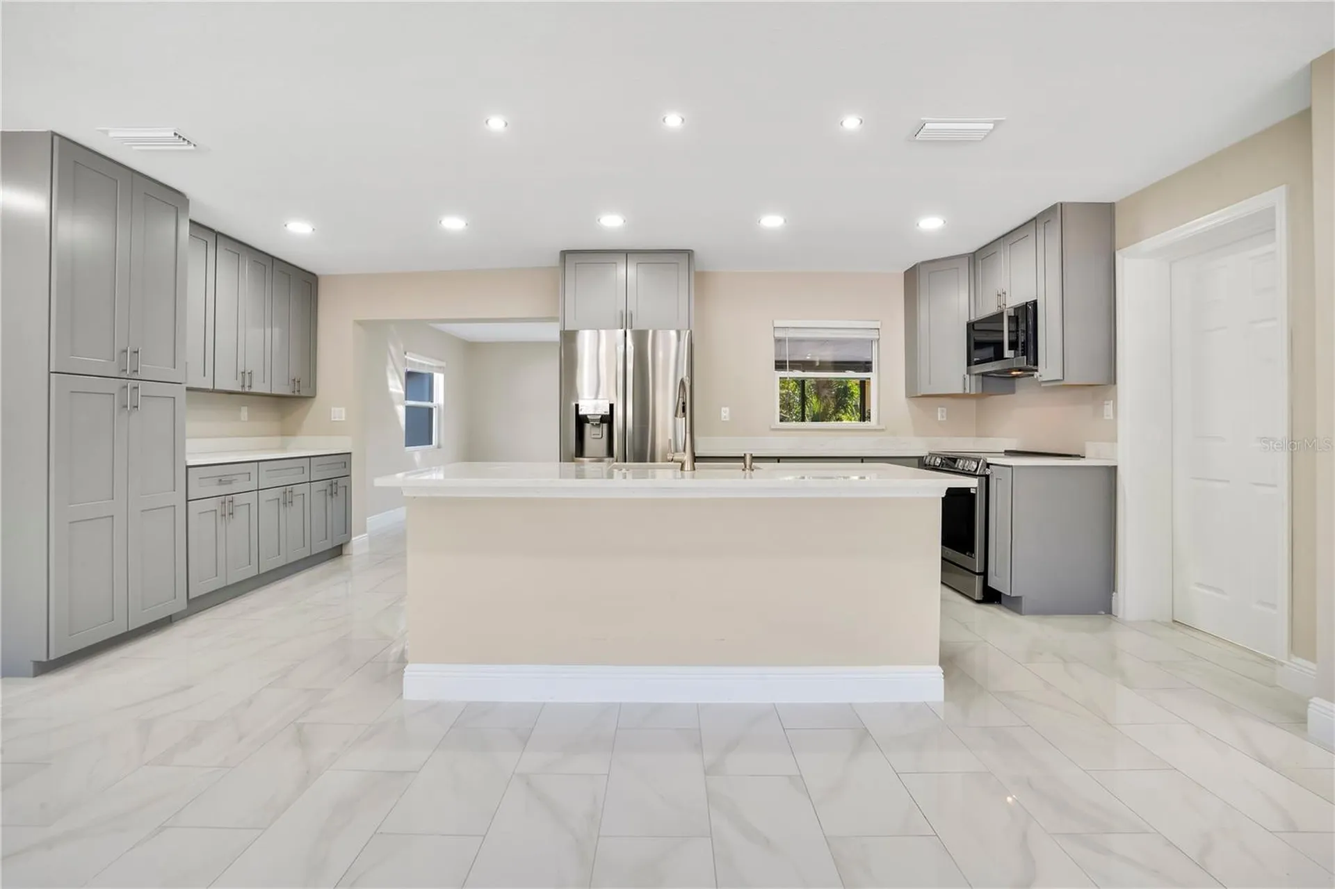 1544 N Highland Street Mount Dora FL 32757