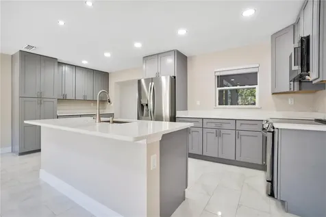 1544 N Highland Street Mount Dora FL 32757