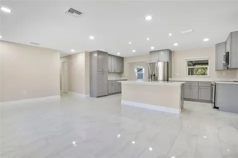 1544 N Highland Street Mount Dora FL 32757