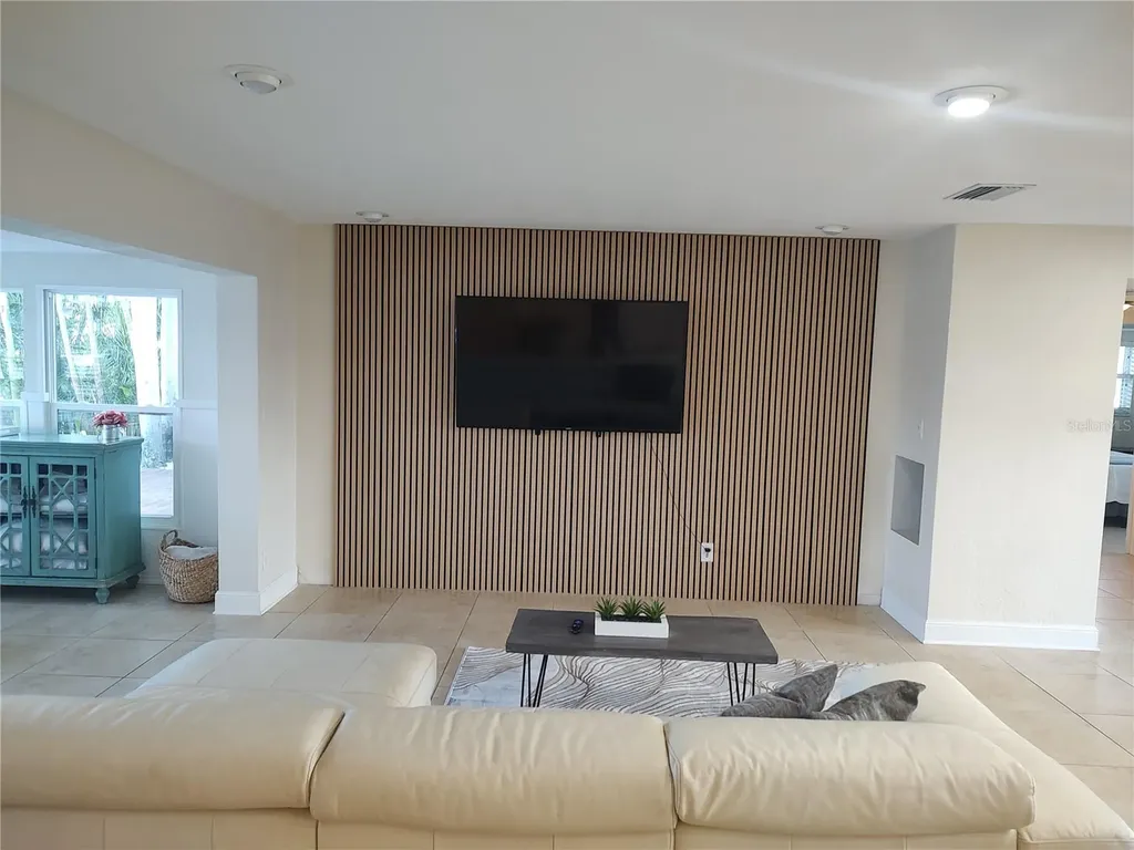 4165 13th Lane NE St Petersburg FL 33703