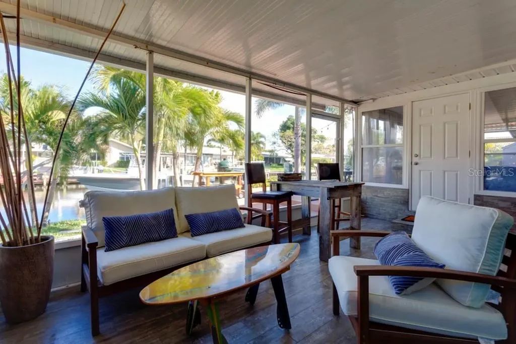 4165 13th Lane NE St Petersburg FL 33703