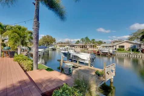4165 13th Lane NE St Petersburg FL 33703