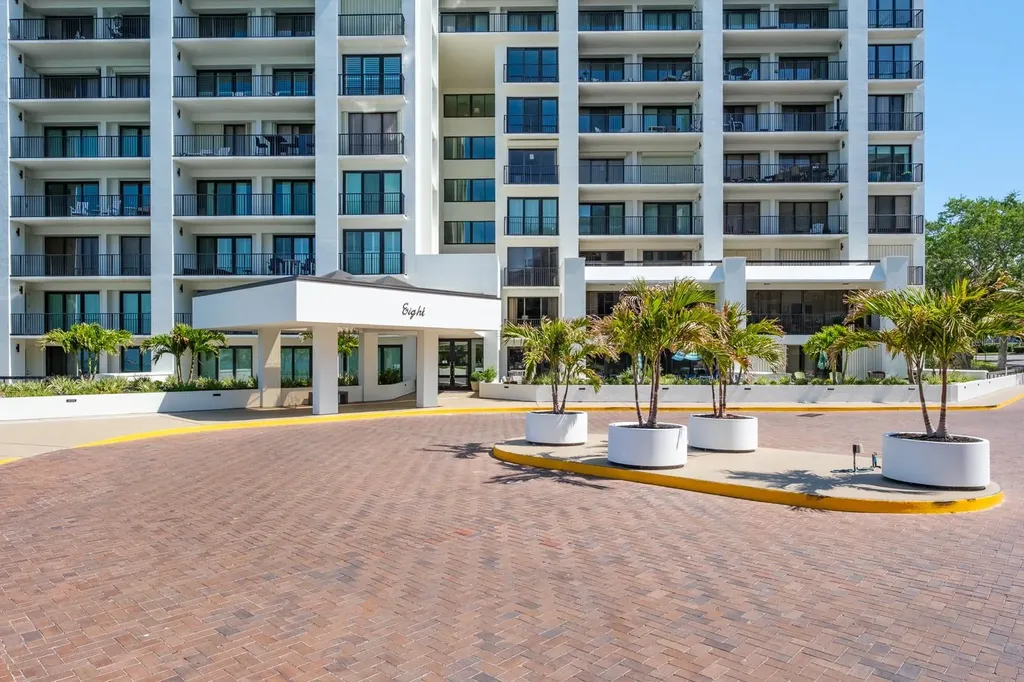 8 Belleview Boulevard Belleair FL 33756